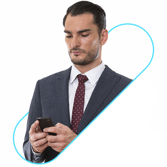 Homem de negócios usando celular